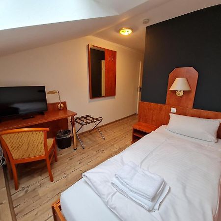 Gasthaus Frorup Hotel Oeversee Ngoại thất bức ảnh