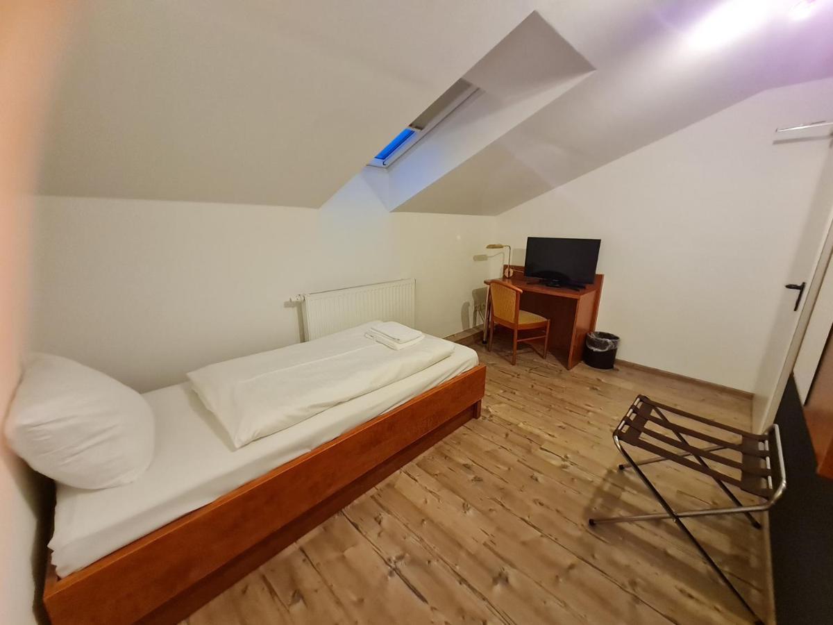 Gasthaus Frorup Hotel Oeversee Ngoại thất bức ảnh