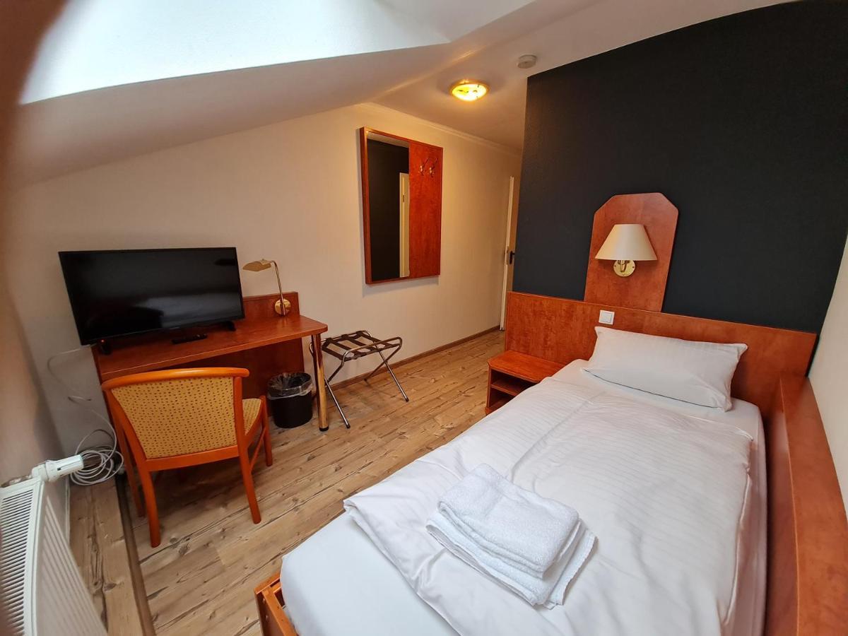 Gasthaus Frorup Hotel Oeversee Ngoại thất bức ảnh